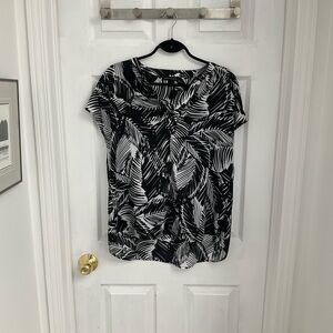 Banana Republic Black and White Short Sleeve Blouse